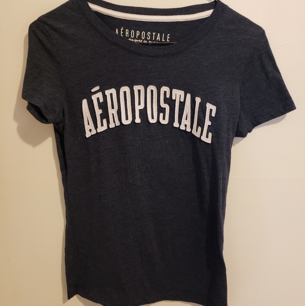 Aeropostale black t-shirt - size M (EUC)